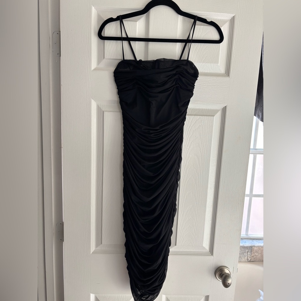Aritzia Babaton Luxor Black Ruched Midi Dress